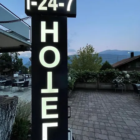 Berg - Huette Beim H O T E L Bahnhof *