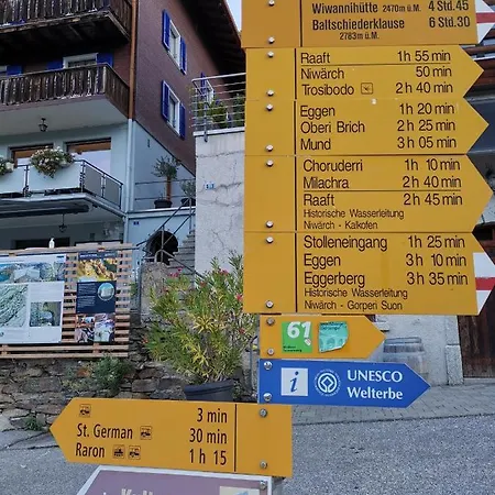 Berg - Huette Beim H O T E L Bahnhof