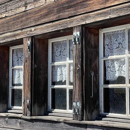 Berg - Huette Beim H O T E L Bahnhof * Ausserberg