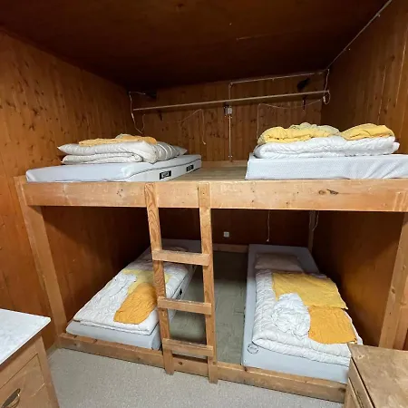 Berg - Huette Beim H O T E L Bahnhof ホステル *