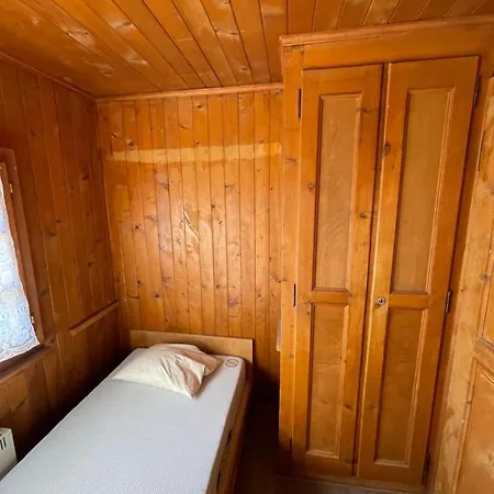 ホステル Berg - Huette Beim H O T E L Bahnhof Ausserberg