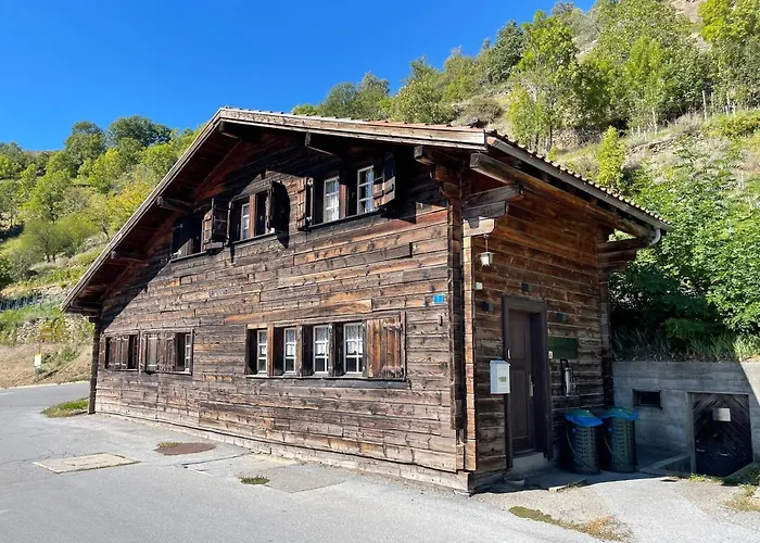 Berg - Huette Beim H O T E L Bahnhof Albergue