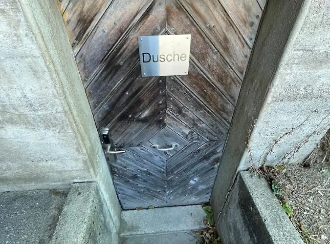 Berg - Huette Beim H O T E L Bahnhof *