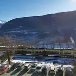 Berg - Huette Beim H O T E L Bahnhof Hostel Ausserberg
