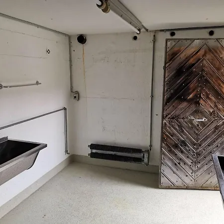 Hostel Berg - Huette Beim H O T E L Bahnhof