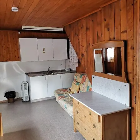 Berg - Huette Beim H O T E L Bahnhof *