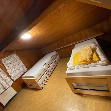 Hostal Berg - Hütte Beim H O T E L Bahnhof