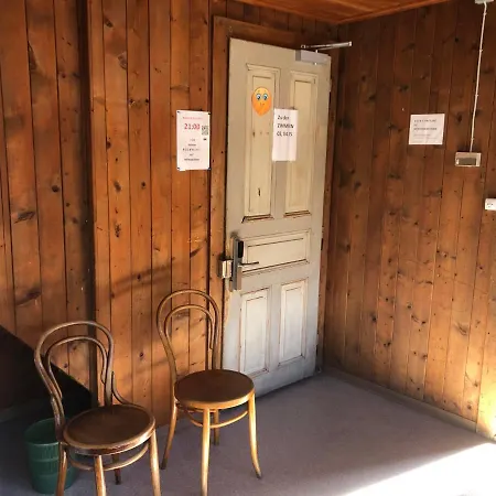 Berg - Huette Beim H O T E L Bahnhof Hostel *