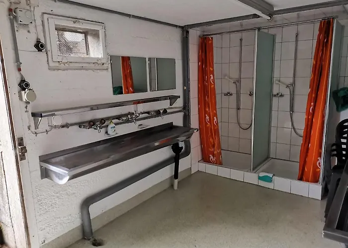 Hostel Berg - Huette Beim H O T E L Bahnhof