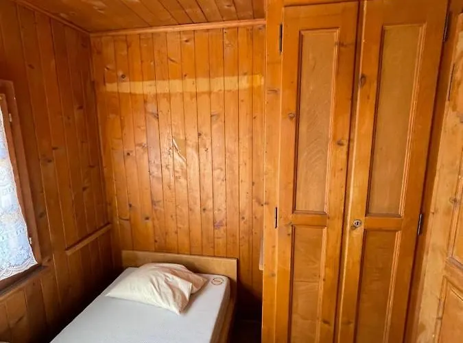Hostel Berg - Huette Beim H O T E L Bahnhof Ausserberg