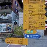 Berg - Huette Beim H O T E L Bahnhof