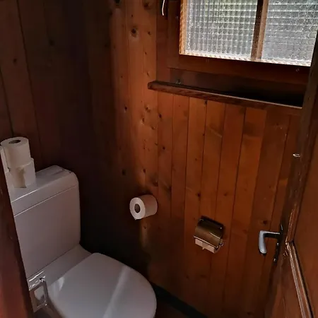Berg - Huette Beim H O T E L Bahnhof