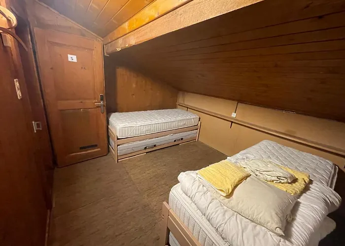 Хостел Berg - Huette Beim H O T E L Bahnhof Ауссерберг